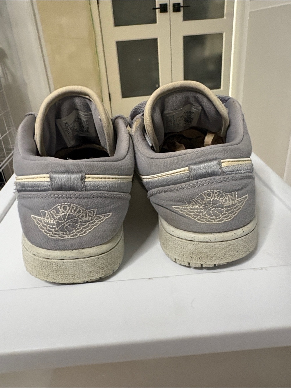 Nike Air Jordan Kids' Low-Top Sneakers in Cream and Gray size 7.5 - Picture 3 of 4